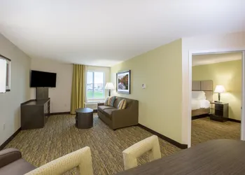 Candlewood Suites Bellevue by IHG hotel thumbnail 6