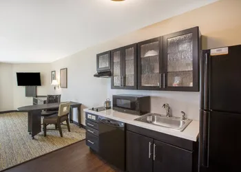 Candlewood Suites Bellevue by IHG hotel thumbnail 7