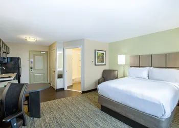 Candlewood Suites Bellevue by IHG hotel thumbnail 8
