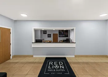 Red Lion Inn & Suites Gretna - Omaha SW hotel thumbnail 5