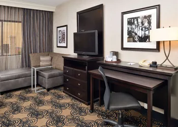 Best Western Plus Midwest Inn hotel thumbnail 3