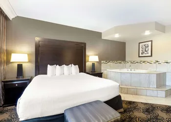 Best Western Plus Midwest Inn hotel thumbnail 5