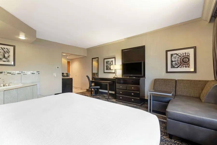 Best Western Plus Midwest Inn hotel detail image 6