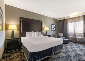 Best Western Plus Midwest Inn hotel thumbnail 7