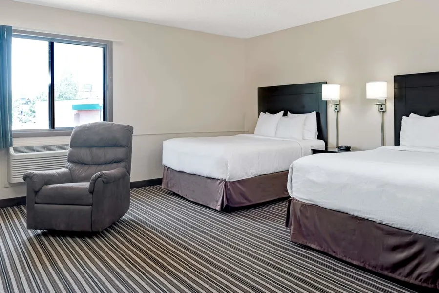 Super 8 by Wyndham Omaha I-80 West hotel detail image 6