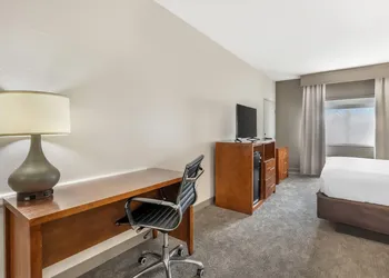 Comfort Suites Omaha Northwest hotel thumbnail 8