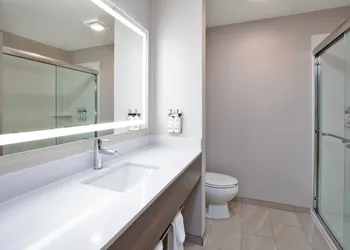 Holiday Inn Express Fremont by IHG hotel thumbnail 8