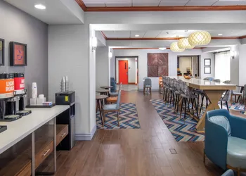 Hampton Inn Omaha West-Lakeside hotel thumbnail 4
