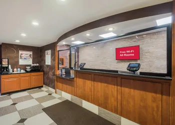 Red Roof Inn Fairfield hotel thumbnail 2