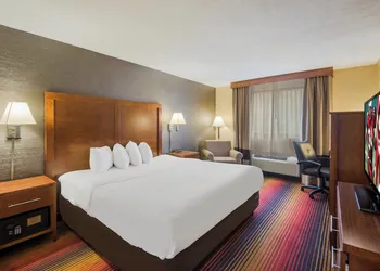 Red Roof Inn Fairfield hotel thumbnail 5