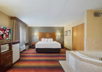 Red Roof Inn Fairfield hotel thumbnail 6