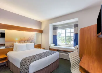Microtel Inn & Suites by Wyndham Port Charlotte/Punta Gorda hotel thumbnail 4
