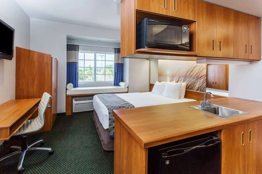 Microtel Inn & Suites by Wyndham Port Charlotte/Punta Gorda hotel detail image 6