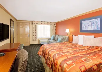 Knights Inn Port Charlotte hotel thumbnail 5