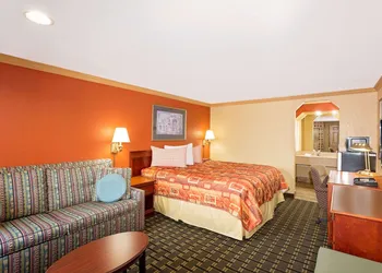 Knights Inn Port Charlotte hotel thumbnail 6