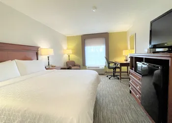 Holiday Inn Express & Suites Sulphur (Lake Charles) by IHG hotel thumbnail 5