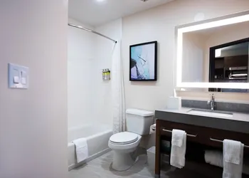 Candlewood Suites Lake Charles - Sulphur by IHG hotel thumbnail 2