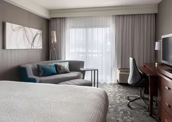 Sonesta Select Boston Milford hotel thumbnail 7