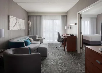 Sonesta Select Boston Milford hotel thumbnail 8