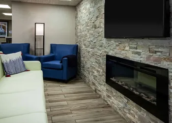 Baymont by Wyndham Traverse City hotel thumbnail 2