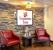 Seasons Inn Traverse City hotel detail image 4