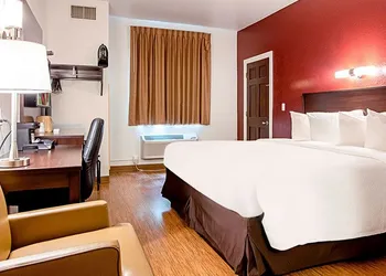 Seasons Inn Traverse City hotel thumbnail 5