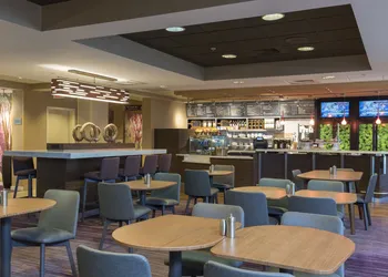 Courtyard by Marriott Traverse City hotel thumbnail 4