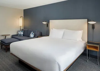 Courtyard by Marriott Traverse City hotel thumbnail 6