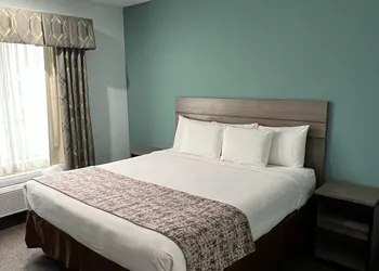 Americas Best Value Inn Sulphur hotel thumbnail 3