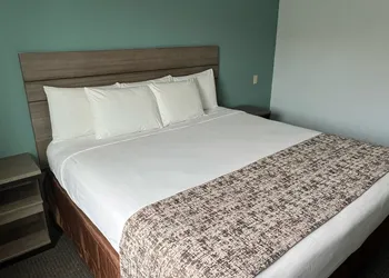 Americas Best Value Inn Sulphur hotel thumbnail 6