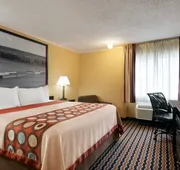 Super 8 by Wyndham Des Moines hotel detail image 3