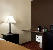 Super 8 by Wyndham Des Moines hotel detail image 5
