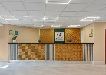 Quality Inn & Suites hotel thumbnail 3