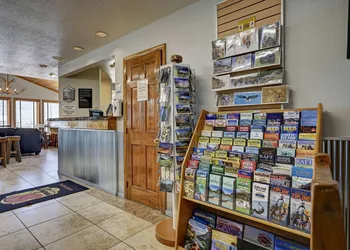 Super 8 by Wyndham Gardiner/Yellowstone Park Area hotel thumbnail 8