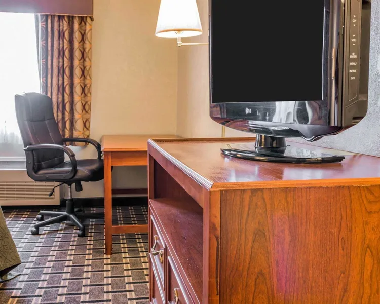 Quality Inn Grand Rapids North hotel detail image 2