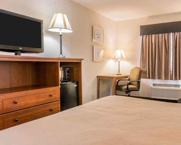 Quality Inn Grand Rapids North hotel detail image 6