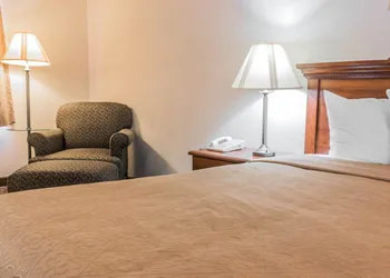 Quality Inn Grand Rapids North hotel thumbnail 7