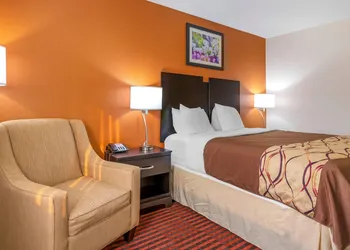 Rodeway Inn Coopersville hotel thumbnail 7