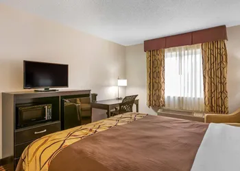 Rodeway Inn Coopersville hotel thumbnail 8