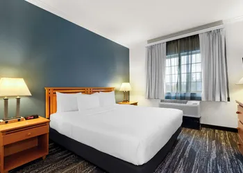 Clarion Suites Anchorage Downtown hotel thumbnail 6