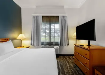 Clarion Suites Anchorage Downtown hotel thumbnail 7