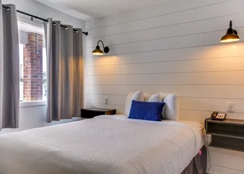 The Shore House hotel thumbnail 3