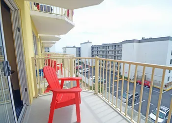 Bonita Beach Hotel hotel thumbnail 3