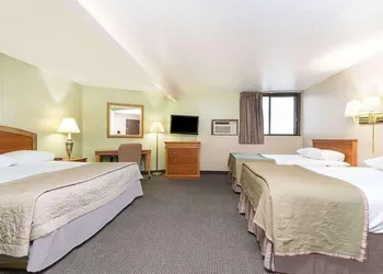 Bison Inn and Suites hotel thumbnail 3