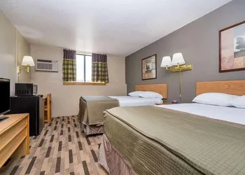 Bison Inn and Suites hotel thumbnail 4