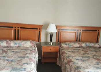 Sunrise Motel hotel thumbnail 4