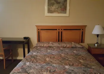 Sunrise Motel hotel thumbnail 5