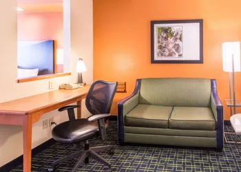 Fairfield Inn & Suites Fargo hotel thumbnail 6