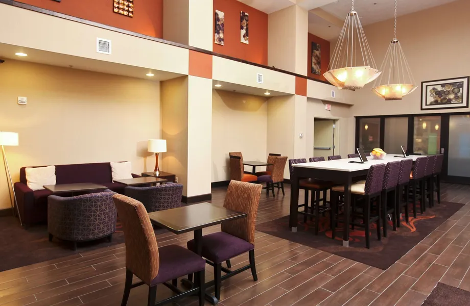 Hampton Inn & Suites by Hilton Fargo Medical Center hotel detail image 2