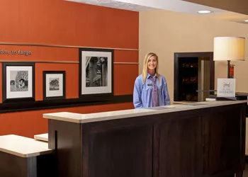 Hampton Inn & Suites by Hilton Fargo Medical Center hotel thumbnail 3